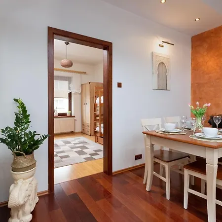 Centrum Wyjatkowy Przy Promenadzie Z Balkonem By Renters *