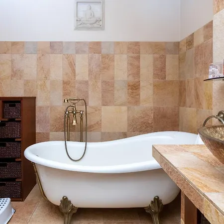 Centrum Wyjatkowy Przy Promenadzie Z Balkonem By Renters גדינייה